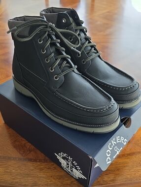 Dockers Thames Lace-Up Moc Toe Stain Defender Boots BLACK Men's Size 9.5 M - NEW